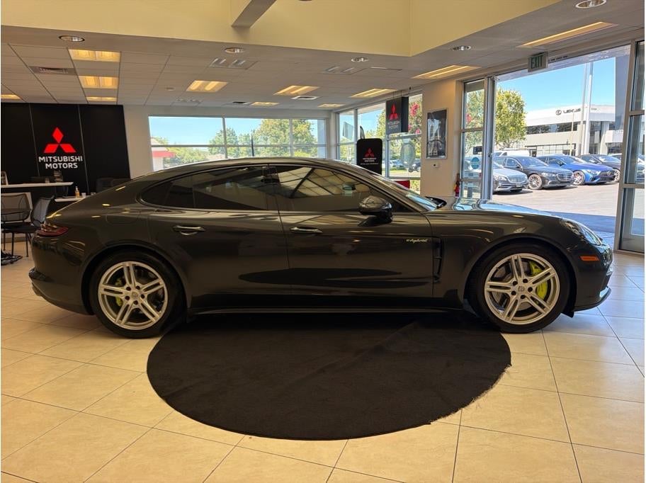 2018 Porsche Panamera 4 E-Hybrid Sedan 4D