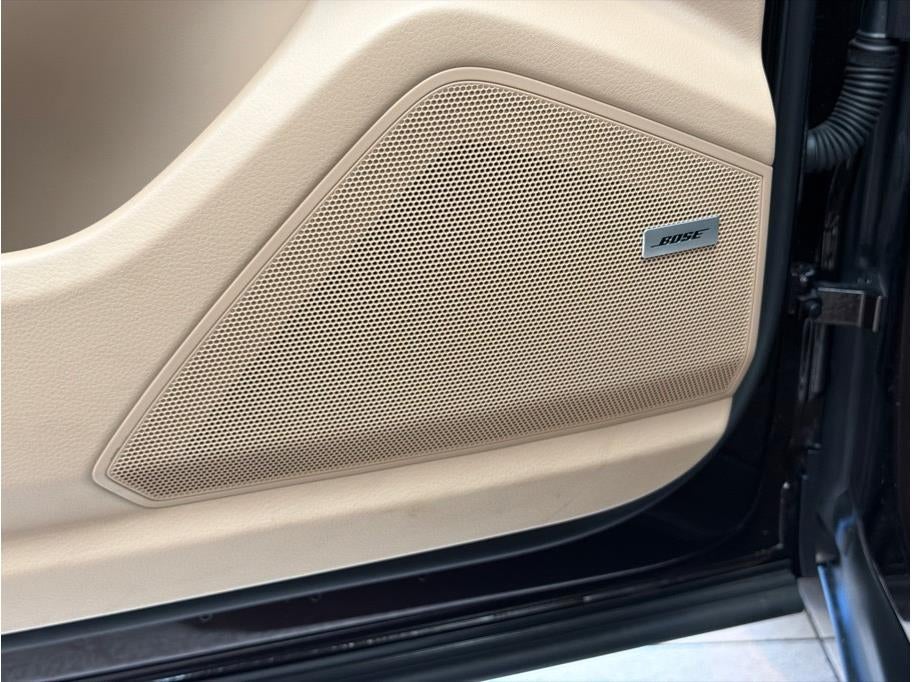 2022 Porsche Cayenne Platinum Edition Sport Utility 4D