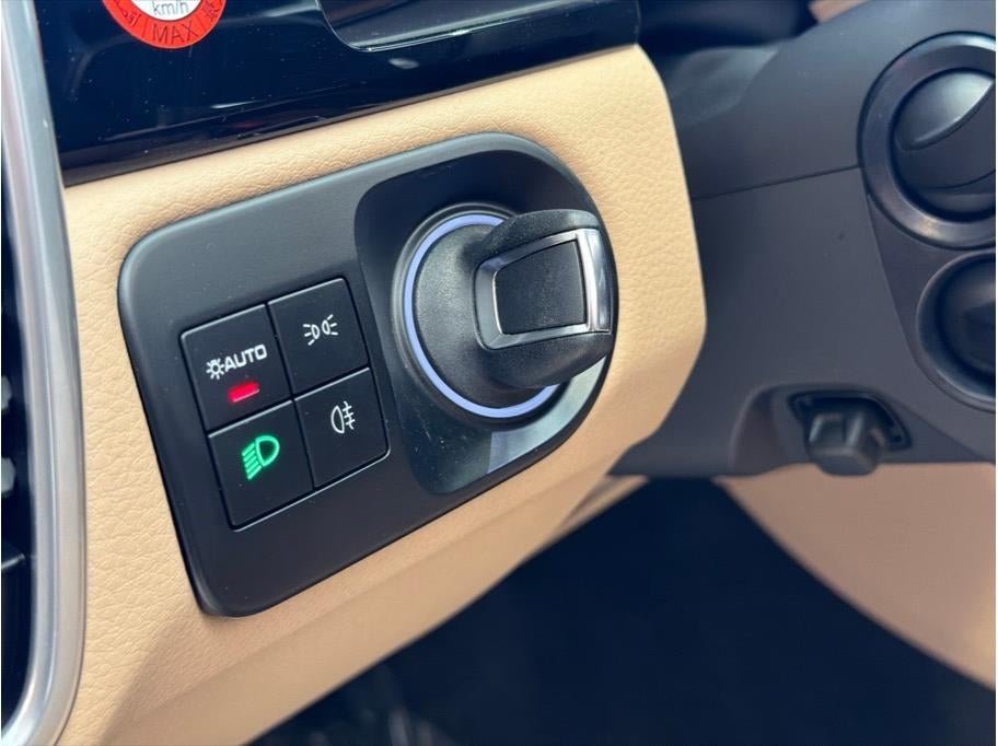 2022 Porsche Cayenne Platinum Edition Sport Utility 4D