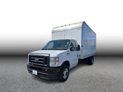 2023 Ford E450 Super Duty Cutaway Cutaway Van 2D