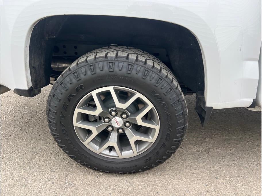 2022 GMC Canyon Crew Cab AT4 Pickup 4D 5 ft