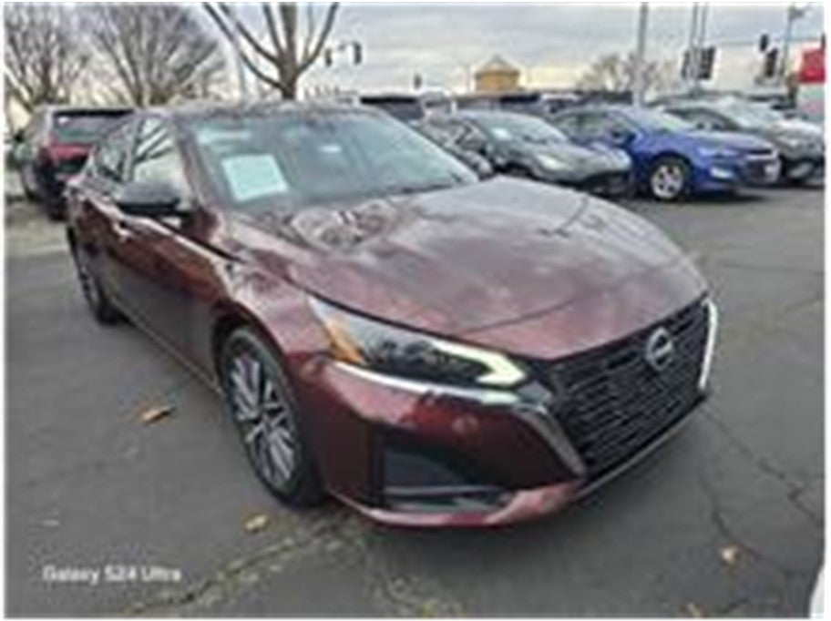 2024 Nissan Altima 2.5 SV Sedan 4D