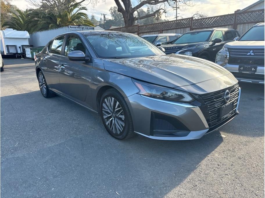 2023 Nissan Altima 2.5 SV Sedan 4D
