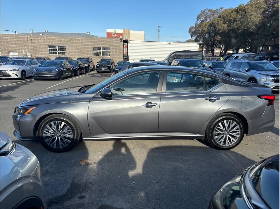 2023 Nissan Altima 2.5 SV Sedan 4D