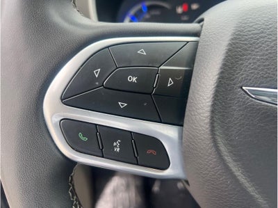 2023 Chrysler Pacifica Hybrid Touring L Van 4D