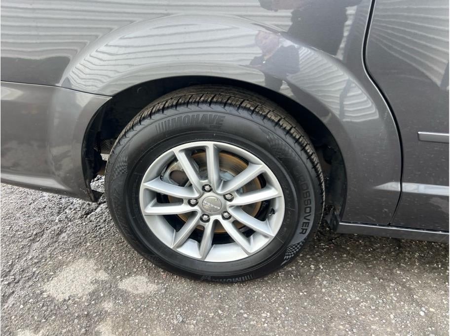 2016 Dodge Grand Caravan Passenger SE Plus Minivan 4D