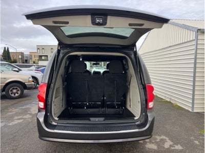 2016 Dodge Grand Caravan Passenger SE Plus Minivan 4D