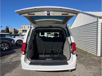 2017 Dodge Grand Caravan Passenger SE Minivan 4D