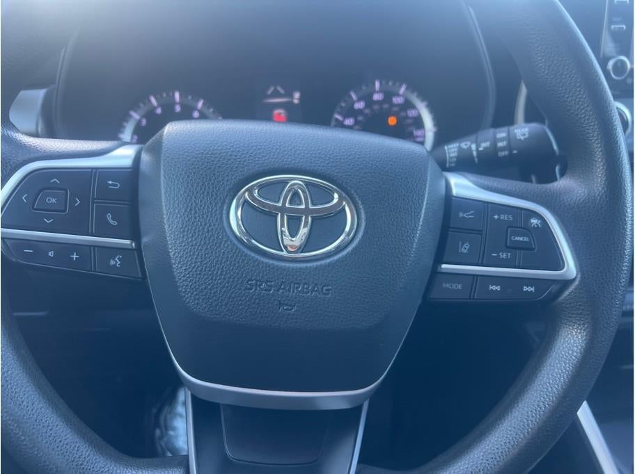 2022 Toyota Highlander L Sport Utility 4D