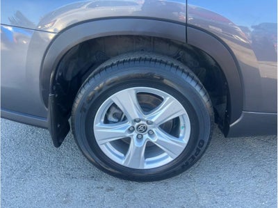 2022 Toyota Highlander L Sport Utility 4D