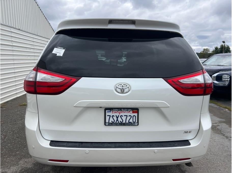 2016 Toyota Sienna XLE Minivan 4D