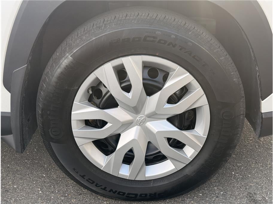 2024 Toyota Corolla Cross L Sport Utility 4D