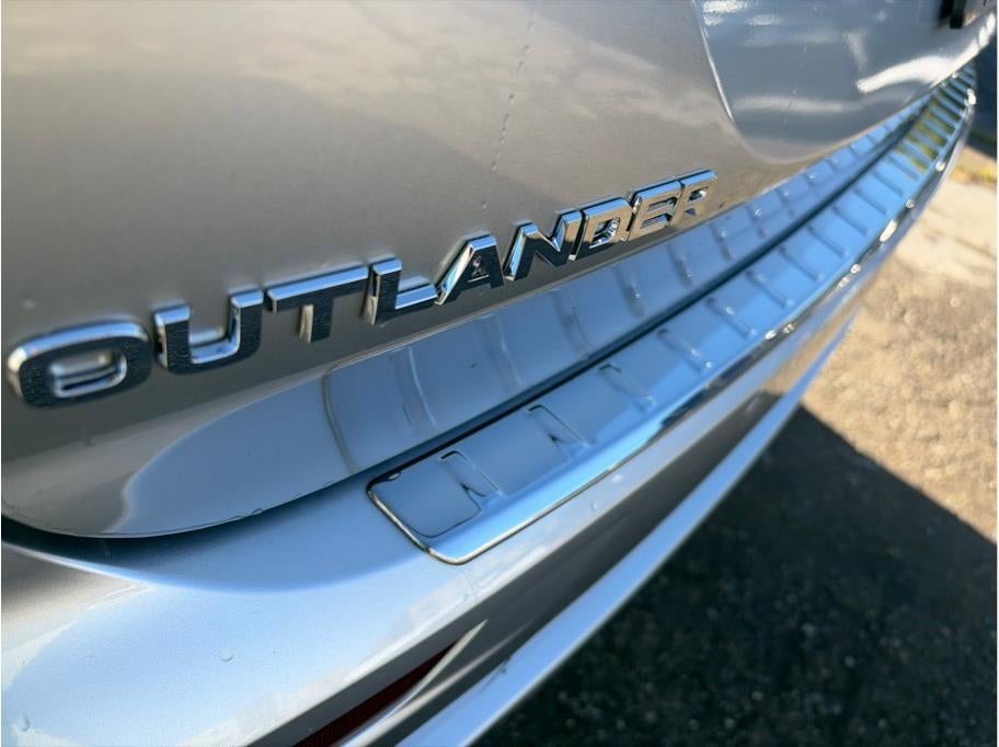 2025 Mitsubishi Outlander PHEV SE Tech Package