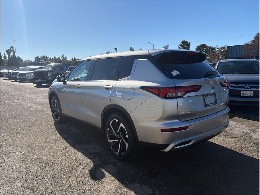2025 Mitsubishi Outlander PHEV SE Tech Package