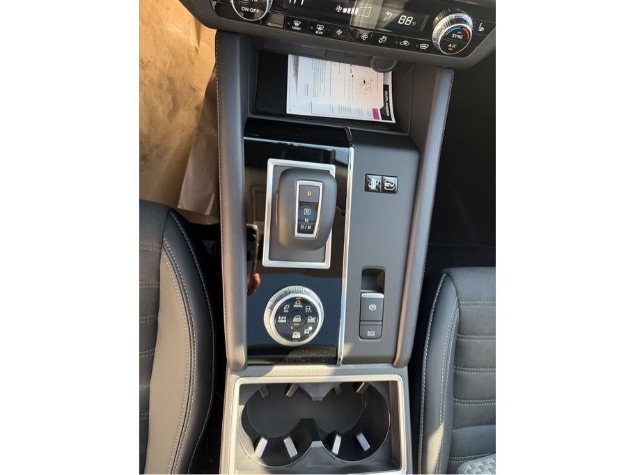 2025 Mitsubishi Outlander PHEV SE Tech Package