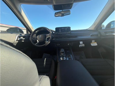 2025 Mitsubishi Outlander PHEV SE Tech Package