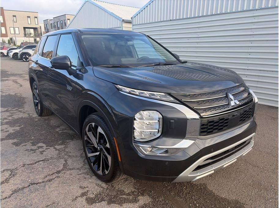 2025 Mitsubishi Outlander PHEV SE Tech Package