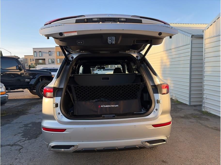 2025 Mitsubishi Outlander PHEV SEL Premium Package