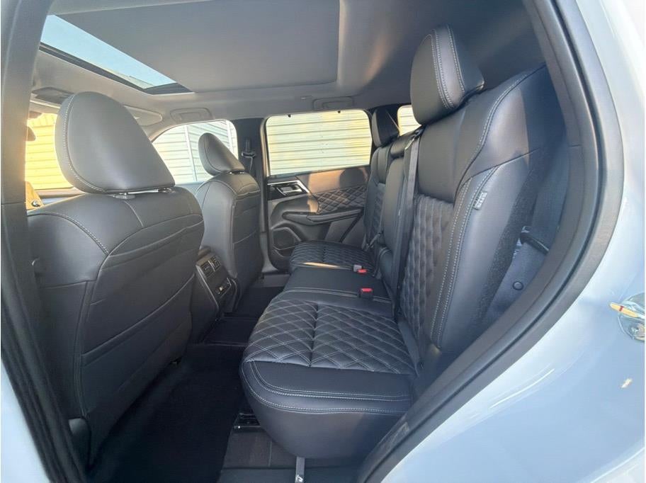 2025 Mitsubishi Outlander PHEV SEL