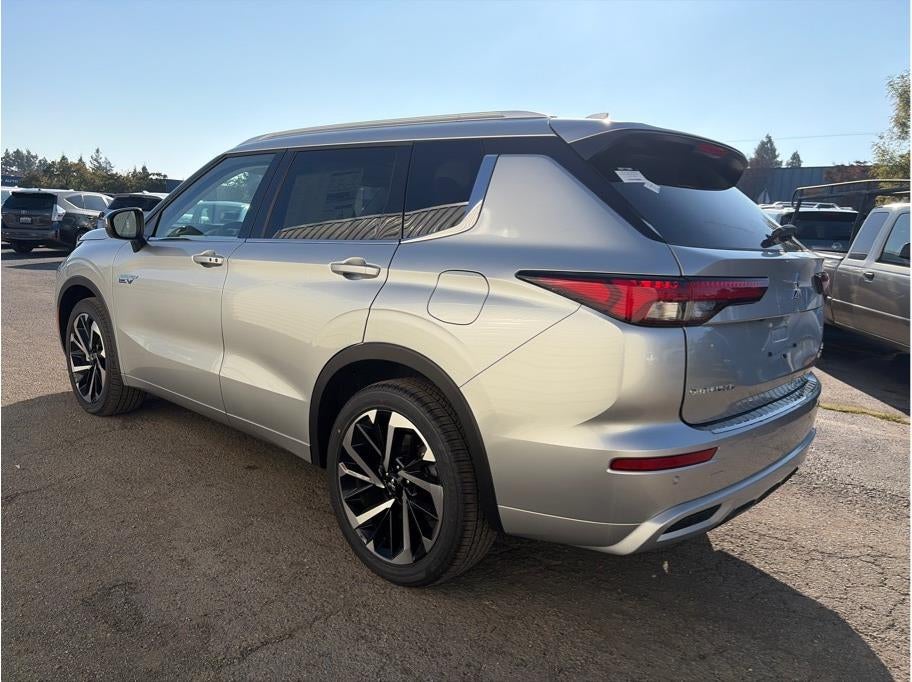 2025 Mitsubishi Outlander PHEV SEL