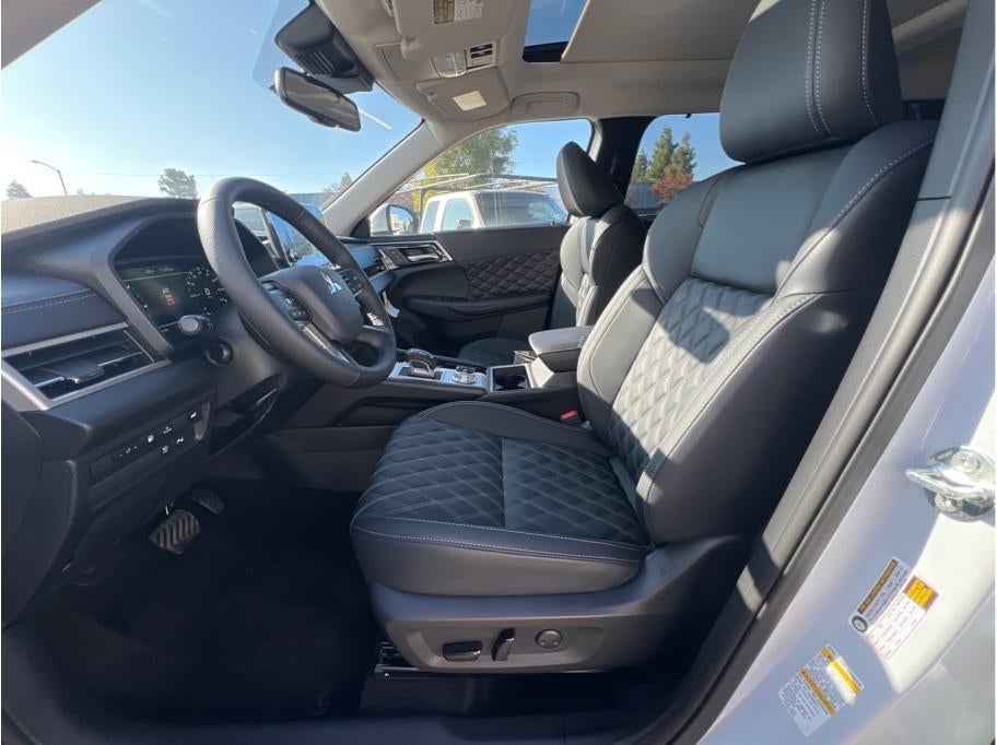 2025 Mitsubishi Outlander PHEV SEL