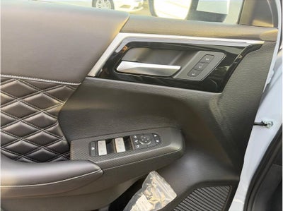 2025 Mitsubishi Outlander PHEV SEL