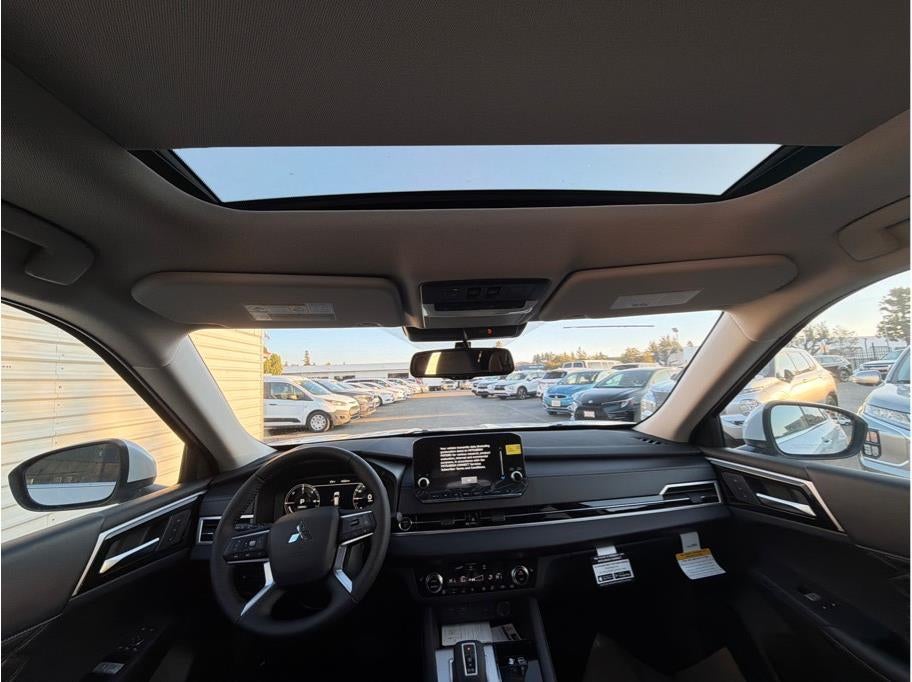 2025 Mitsubishi Outlander PHEV SEL