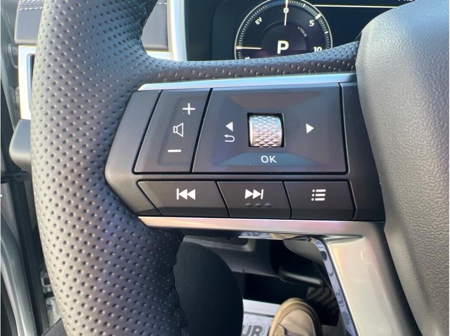 2025 Mitsubishi Outlander PHEV SEL