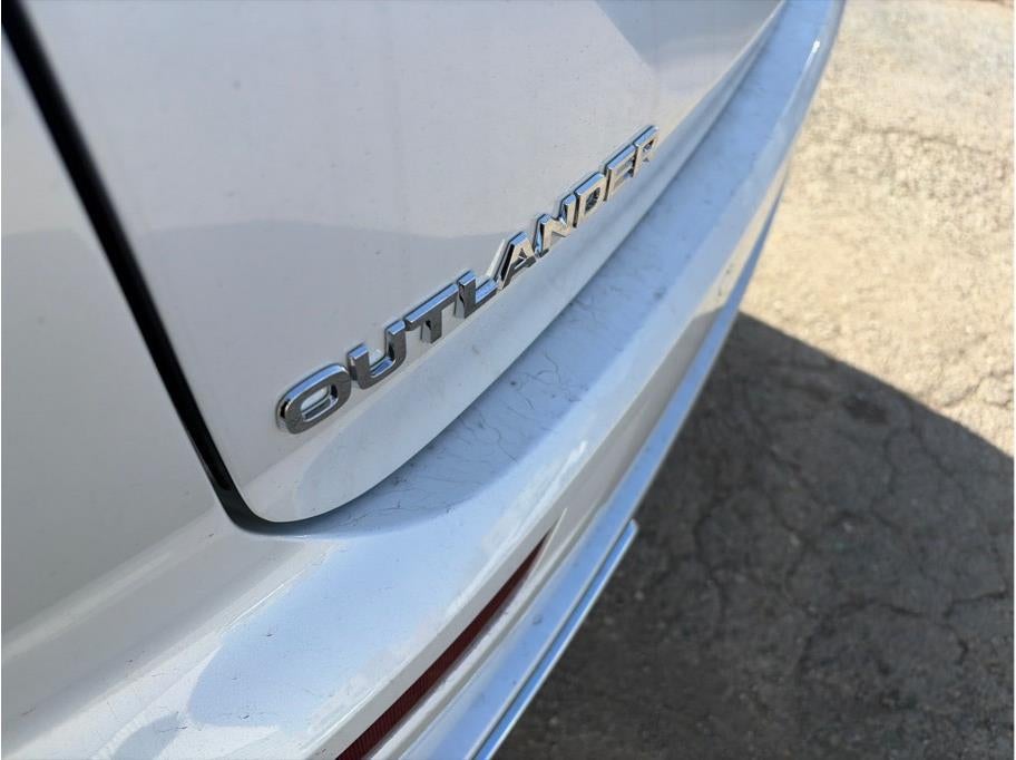 2025 Mitsubishi Outlander PHEV SEL Premium Package