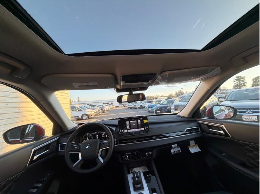 2025 Mitsubishi Outlander PHEV SEL