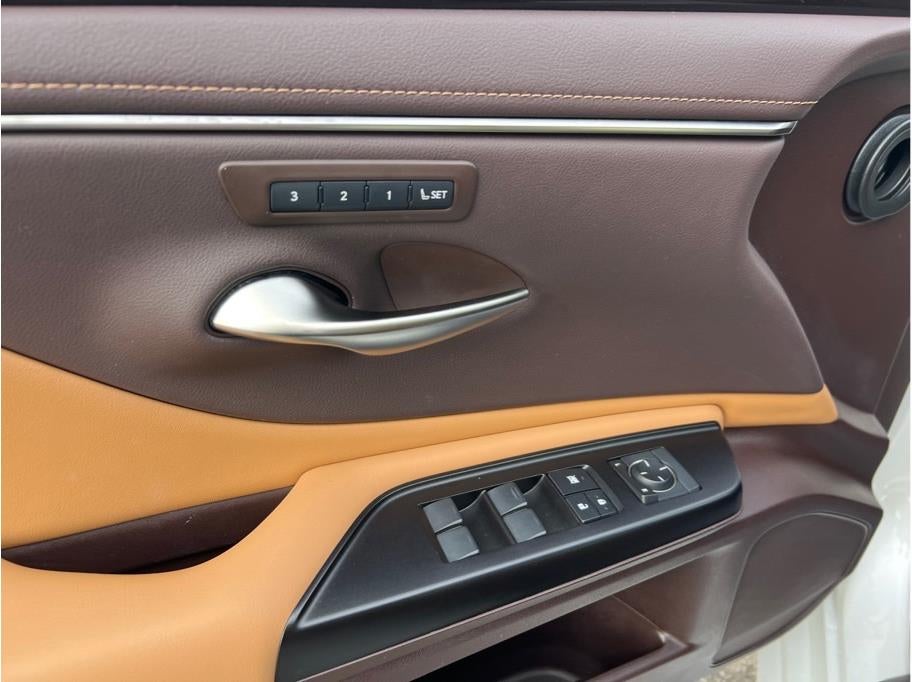 2019 Lexus ES ES 300h Sedan 4D