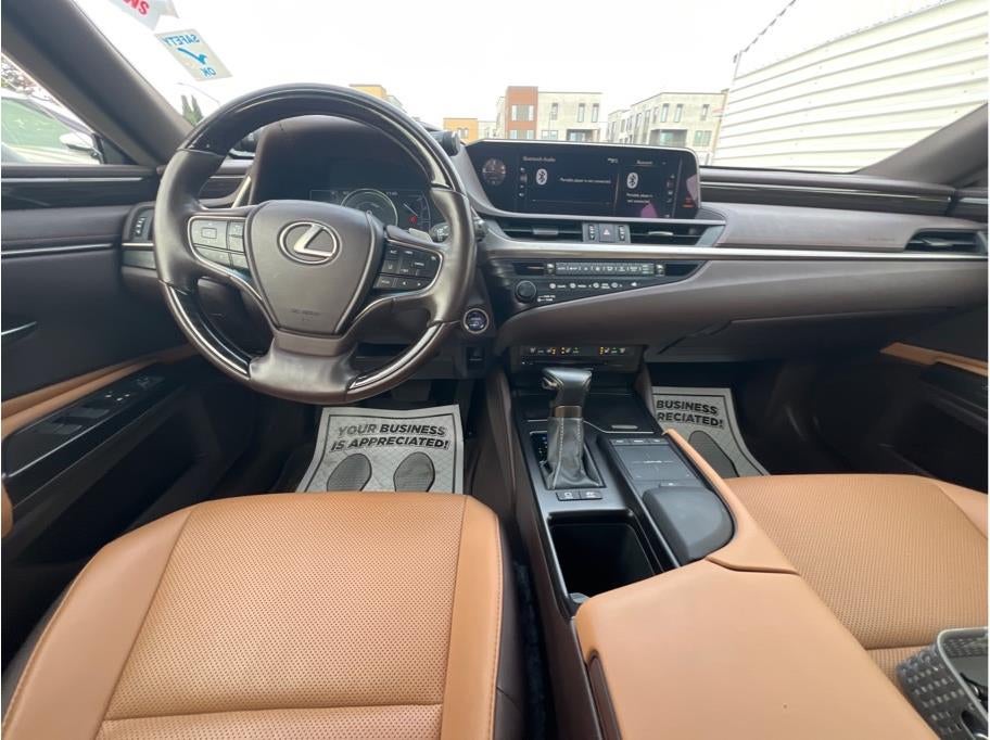 2019 Lexus ES ES 300h Sedan 4D