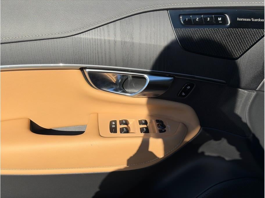 2023 Volvo XC90 T8 Recharge Ultimate Bright Theme Plug-In Hybrid Sport Utility 4D