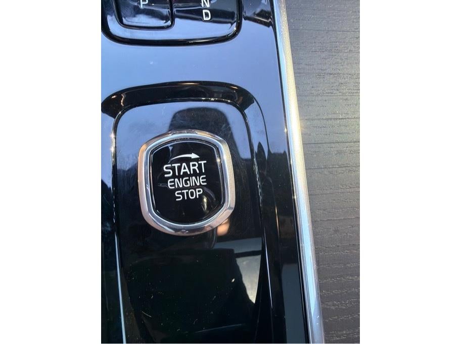 2023 Volvo XC90 T8 Recharge Ultimate Bright Theme Plug-In Hybrid Sport Utility 4D