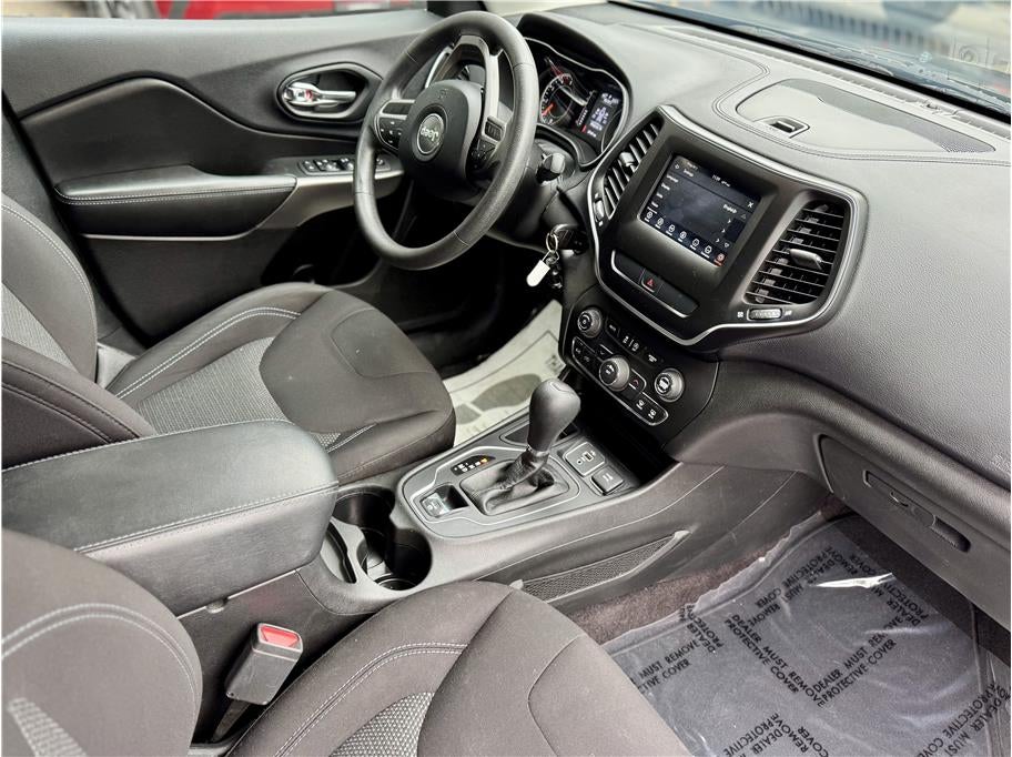 2019 Jeep Cherokee Latitude Sport Utility 4D