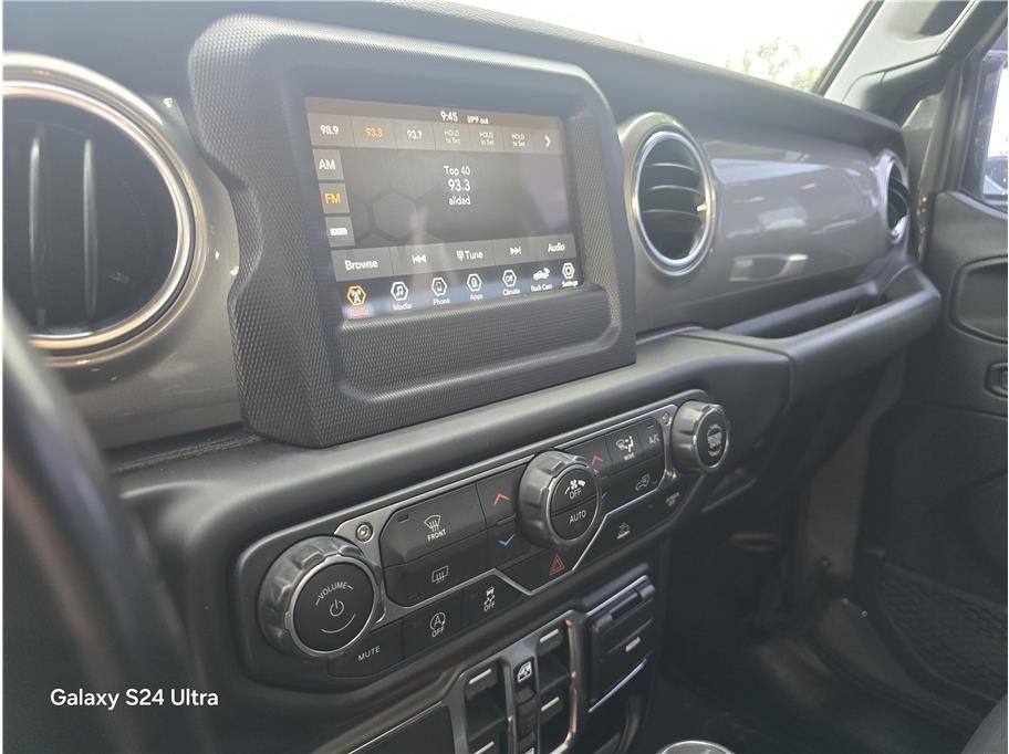 2020 Jeep Gladiator Overland Pickup 4D 5 ft