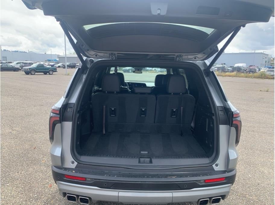2025 Chevrolet Traverse LT Sport Utility 4D