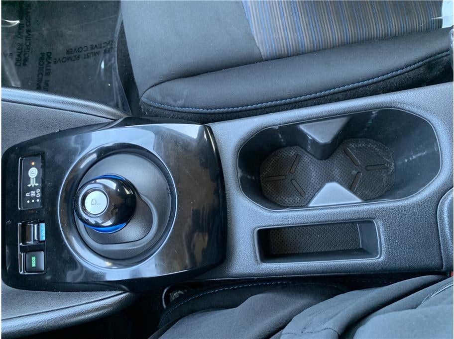 2022 Nissan LEAF SV Hatchback 4D