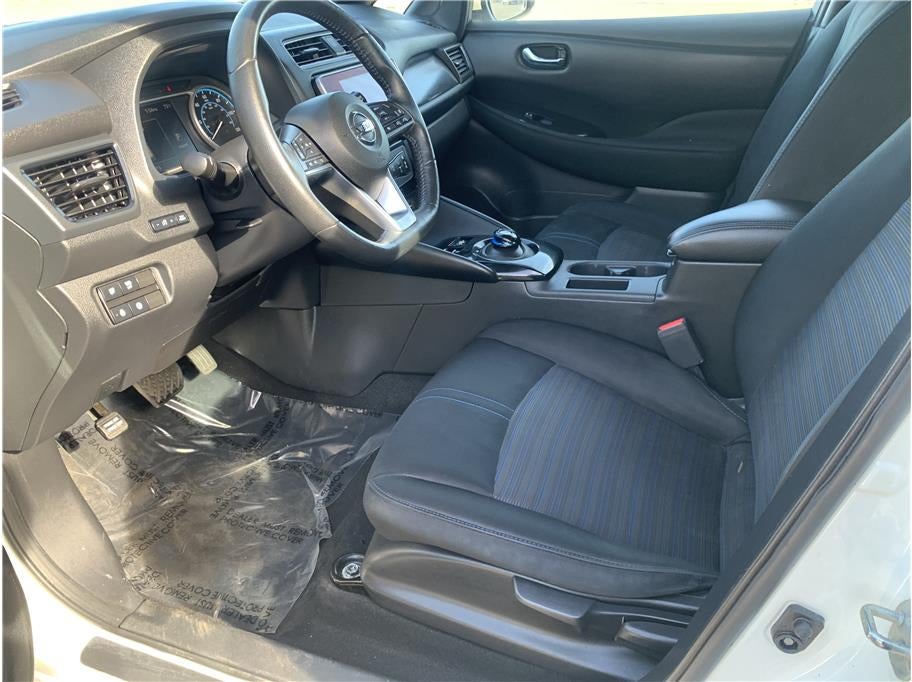 2022 Nissan LEAF SV Hatchback 4D