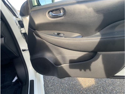 2022 Nissan LEAF SV Hatchback 4D