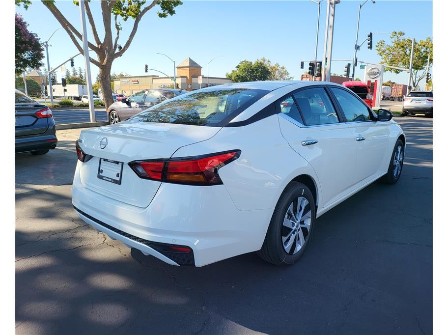 2025 Nissan Altima 2.5 S Sedan 4D