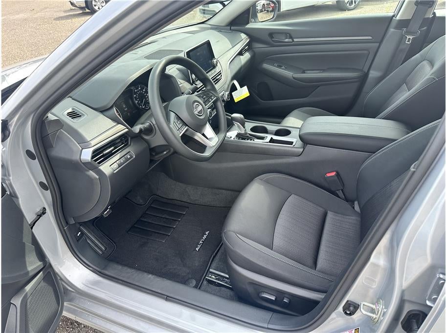 2026 Nissan Altima 2.5 SV Sedan 4D