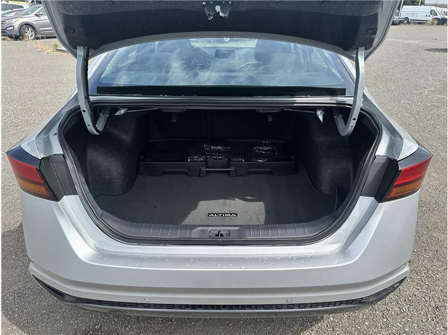 2026 Nissan Altima 2.5 SV Sedan 4D