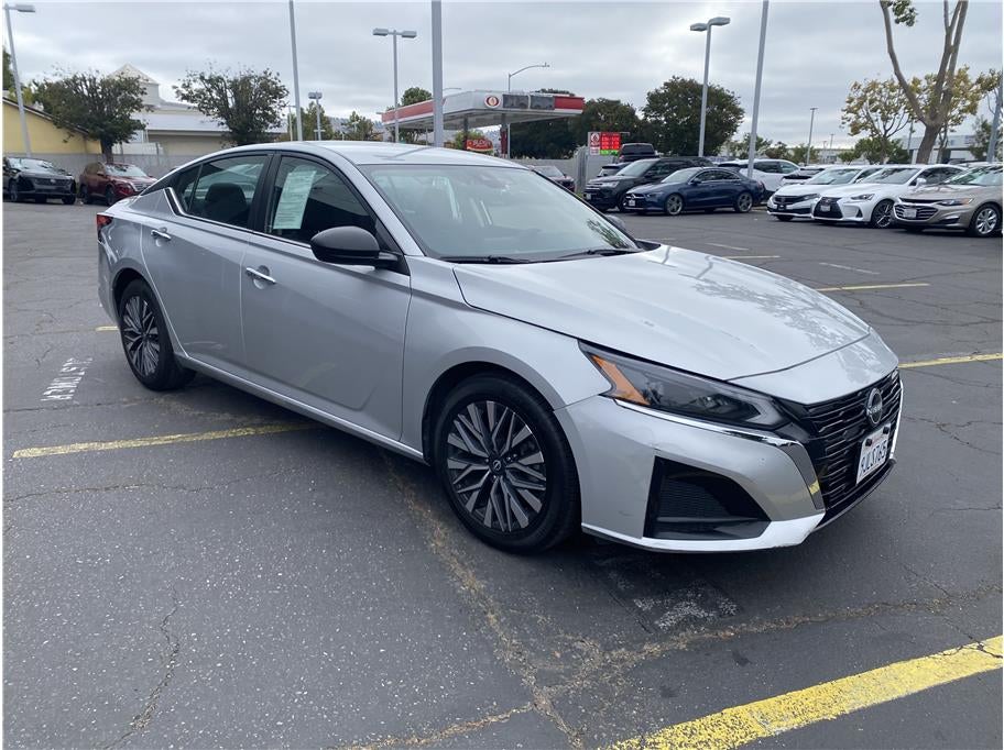 2024 Nissan Altima 2.5 SV Sedan 4D