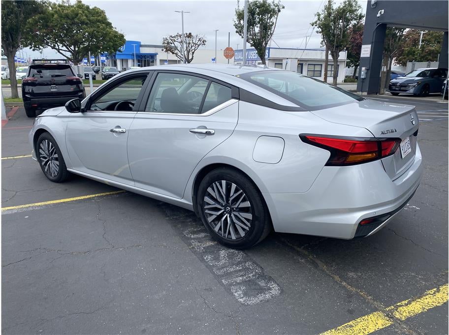 2024 Nissan Altima 2.5 SV Sedan 4D