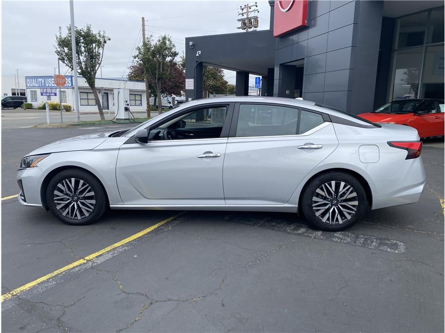 2024 Nissan Altima 2.5 SV Sedan 4D