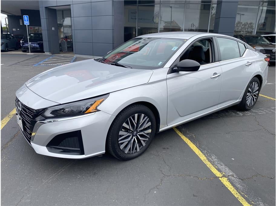 2024 Nissan Altima 2.5 SV Sedan 4D