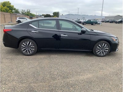 2025 Nissan Altima 2.5 SV Sedan 4D