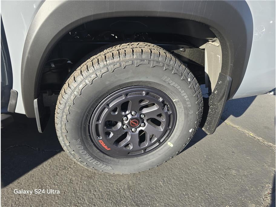 2026 Nissan Frontier Crew Cab PRO-4X Pickup 4D 5 ft