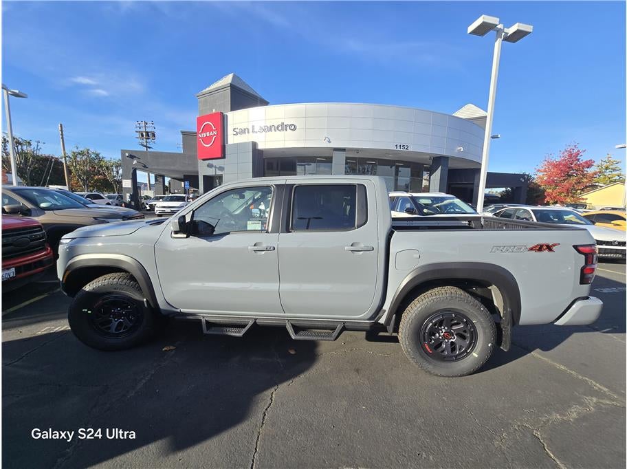 2026 Nissan Frontier Crew Cab PRO-4X Pickup 4D 5 ft
